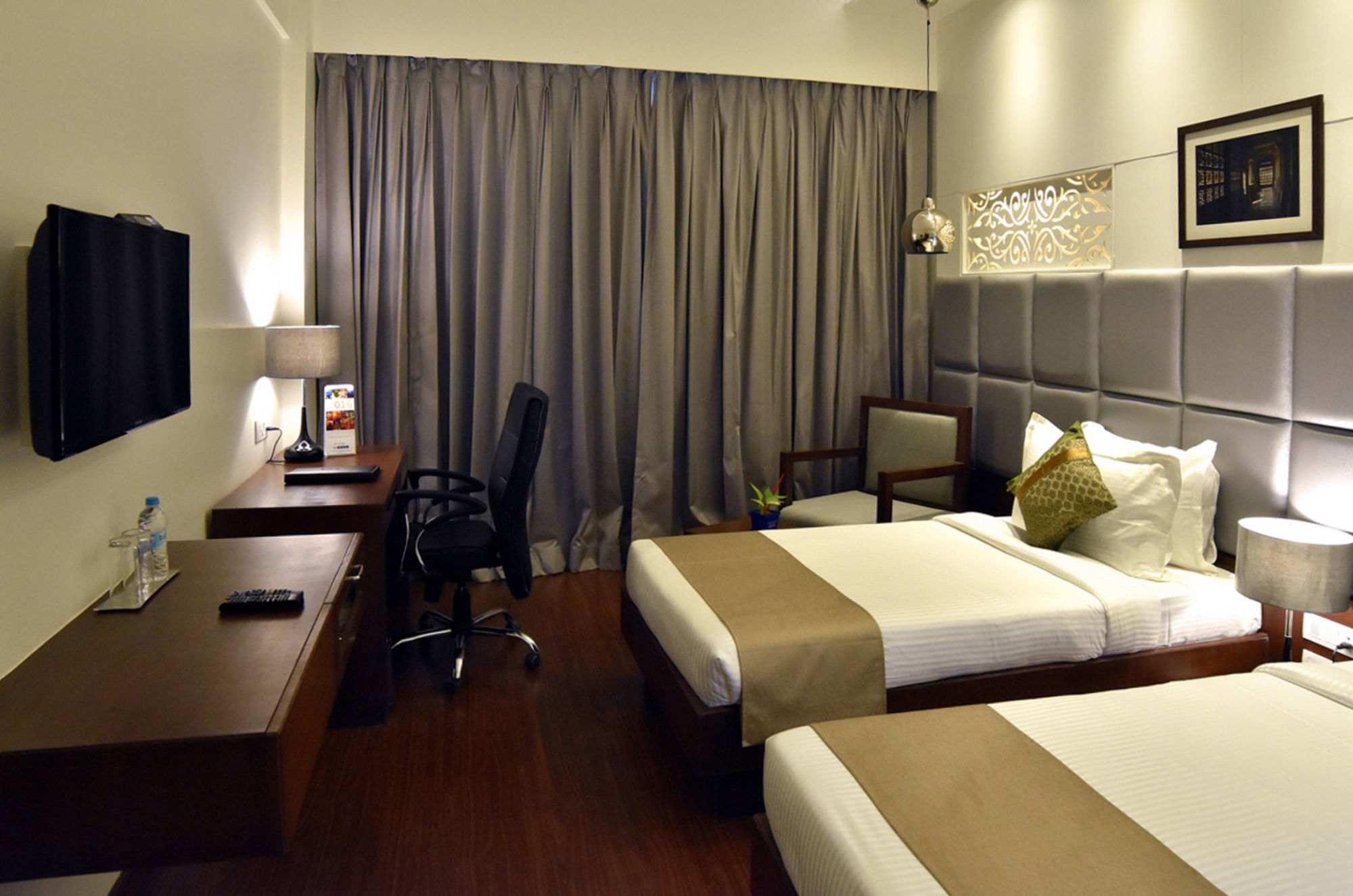 Comfort Inn Donil Vadodara Bilik gambar