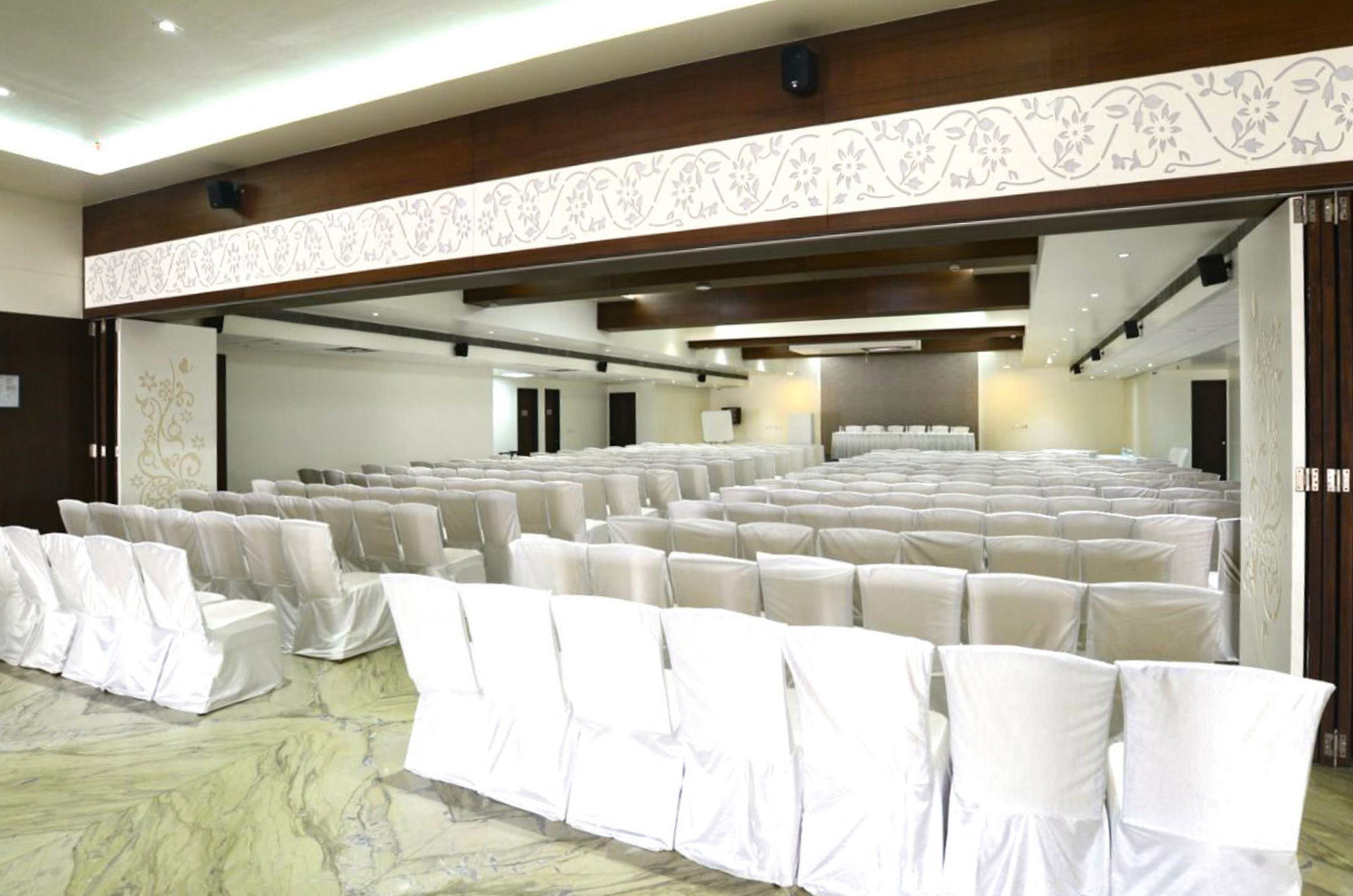 Comfort Inn Donil Vadodara Kemudahan gambar