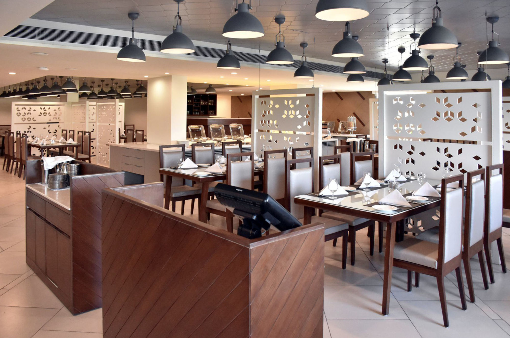 Comfort Inn Donil Vadodara Restoran gambar
