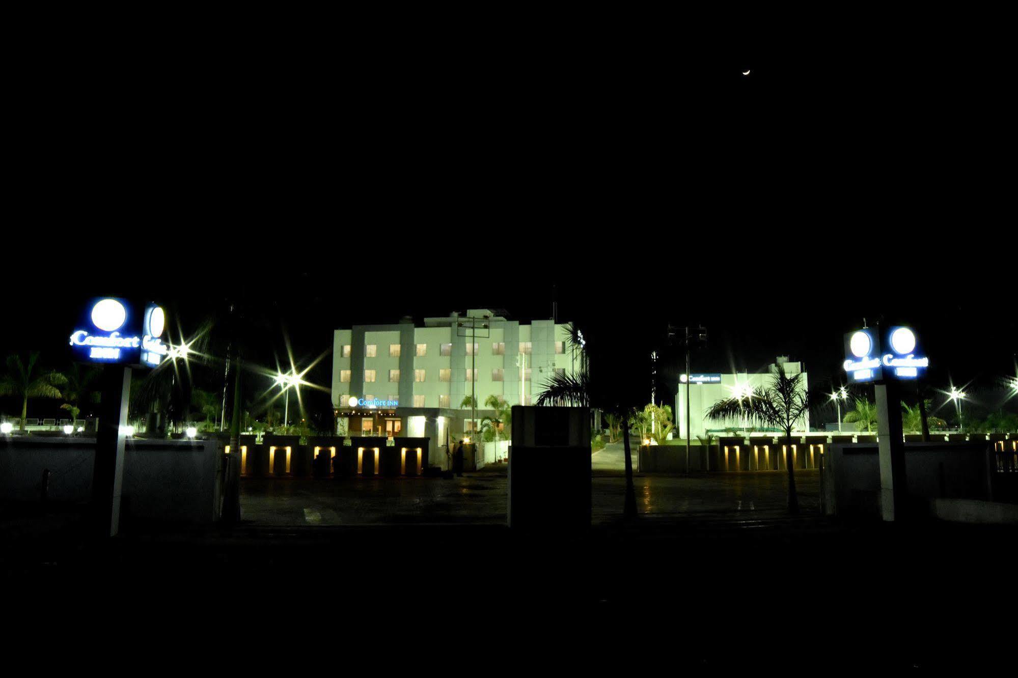 Comfort Inn Donil Vadodara Luaran gambar