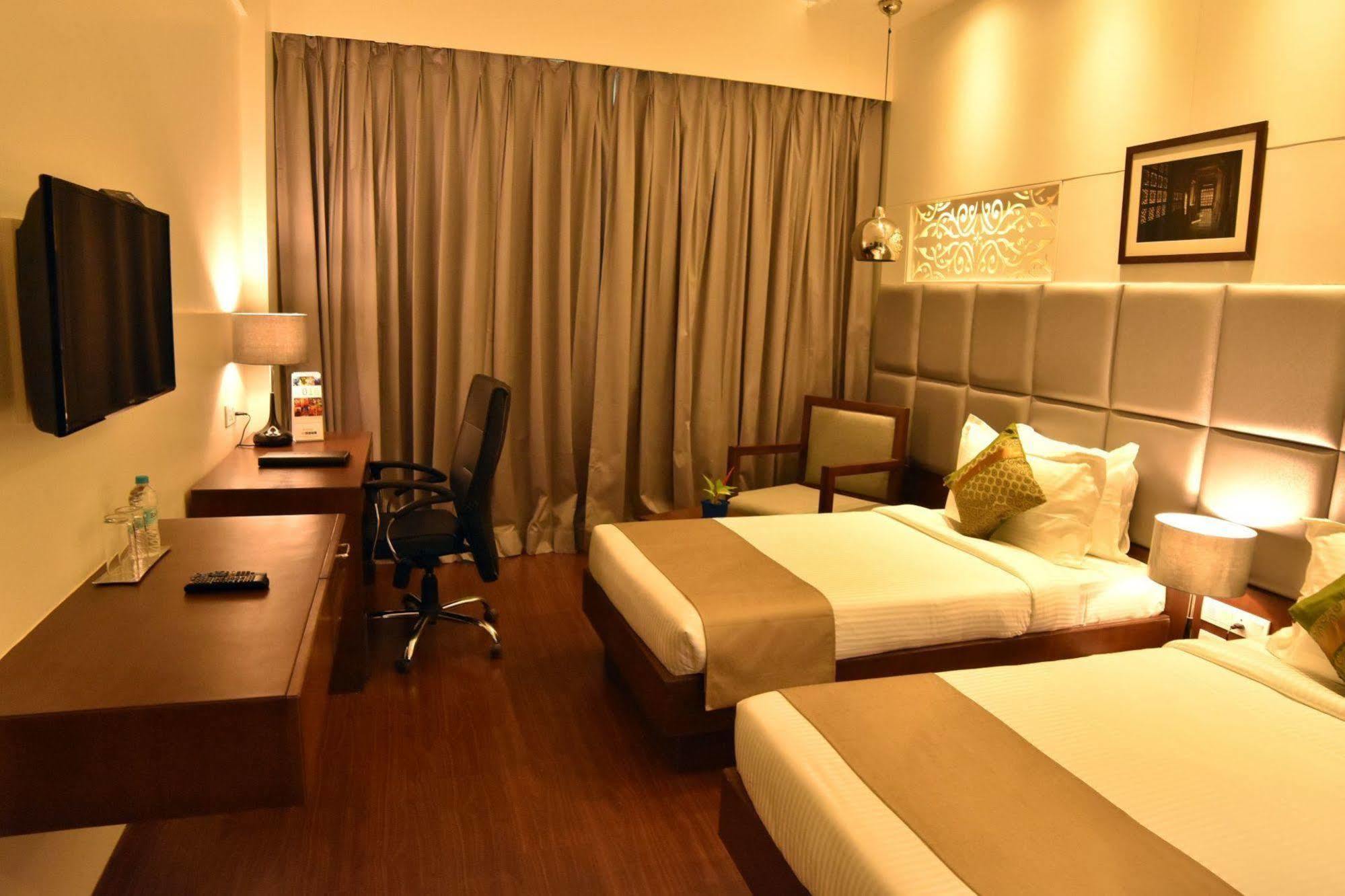 Comfort Inn Donil Vadodara Luaran gambar
