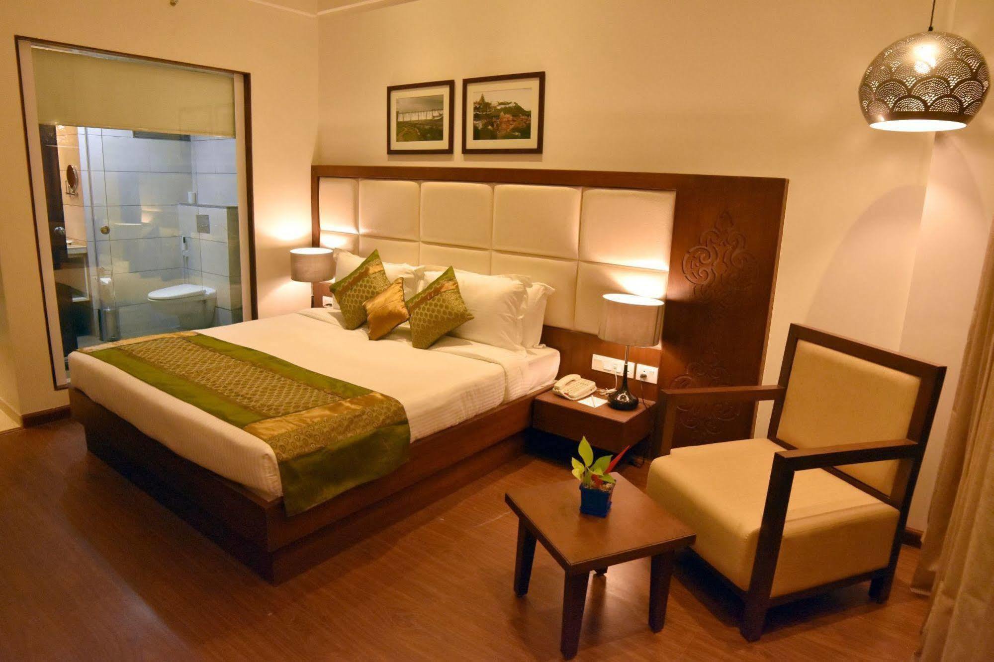 Comfort Inn Donil Vadodara Luaran gambar