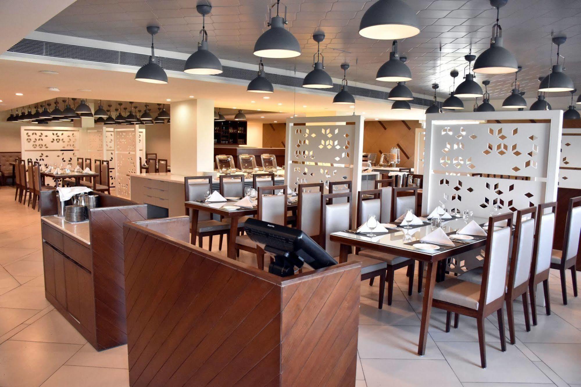 Comfort Inn Donil Vadodara Luaran gambar